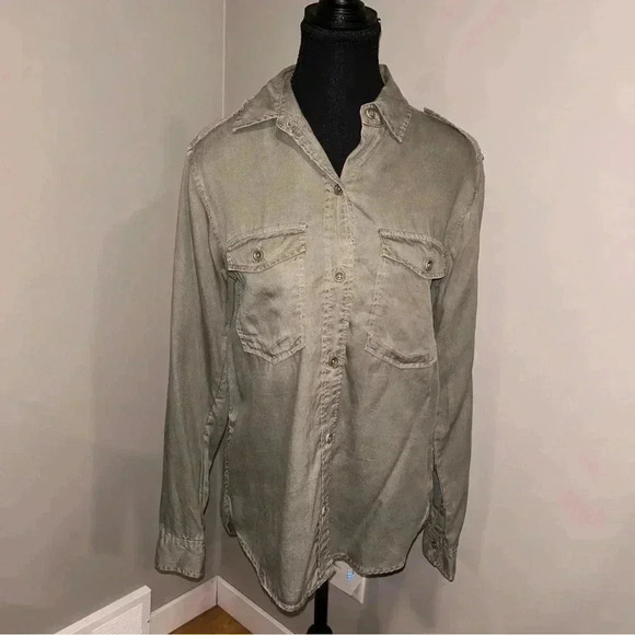 Aritzia - Community Button Up - Picture 1 of 8